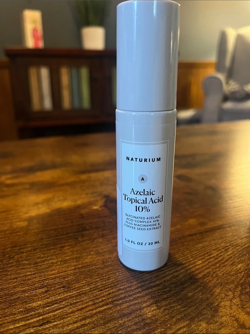 Azelaic Topical Acid 10% Serum — White